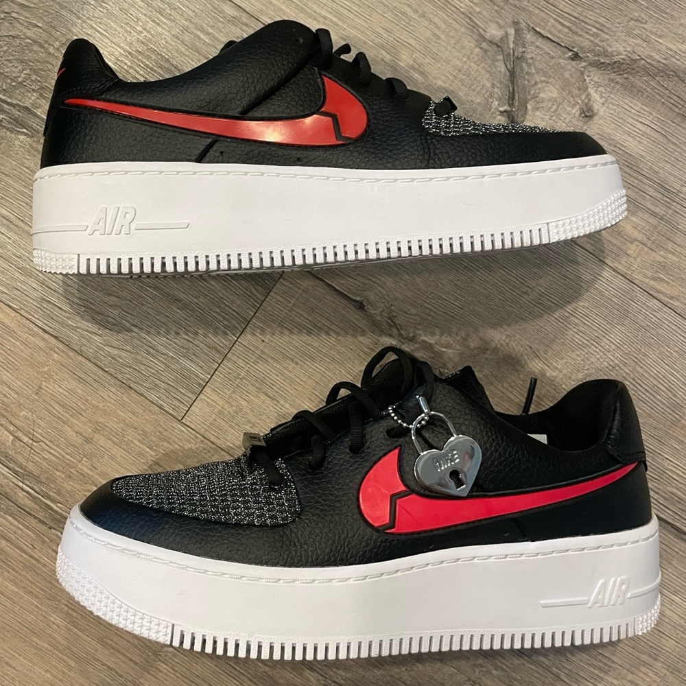 Nike womens AF1 Sage Low 'Valentines Day'
